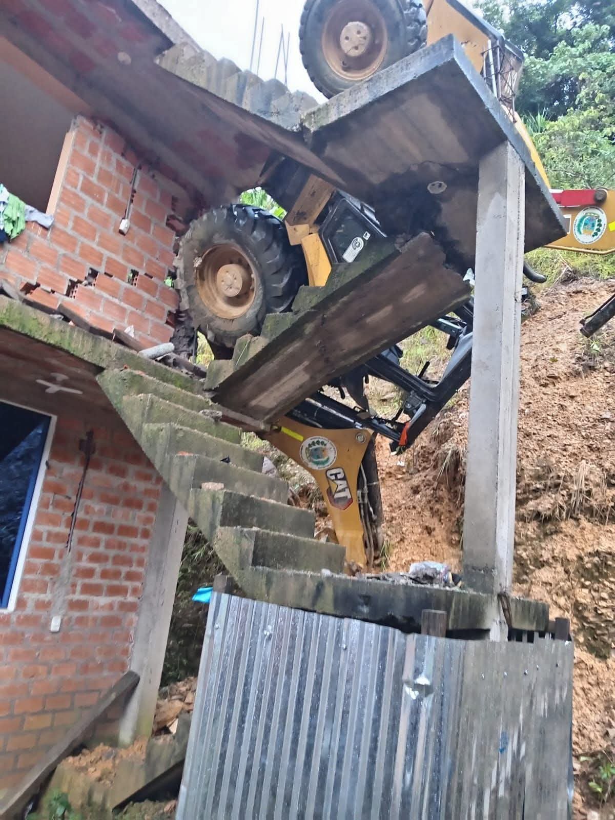 Tragedia en Alto Inambari: accidente con maquinaria deja una víctima